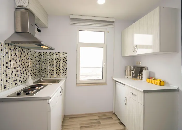 מלון דירות Element 4*