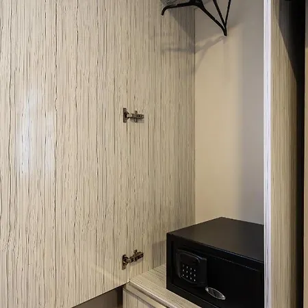 Element Aparthotel 4*