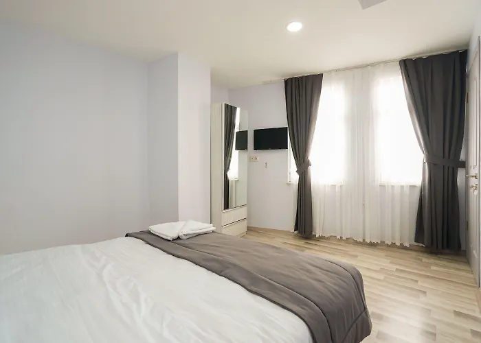 Aparthotel Element 4*